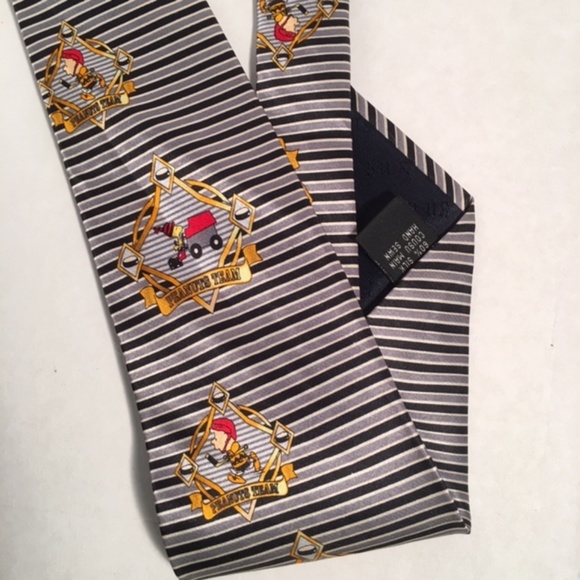 Vintage Peanuts Snoopy/ Charlie Brown Silk Tie - Picture 7 of 8